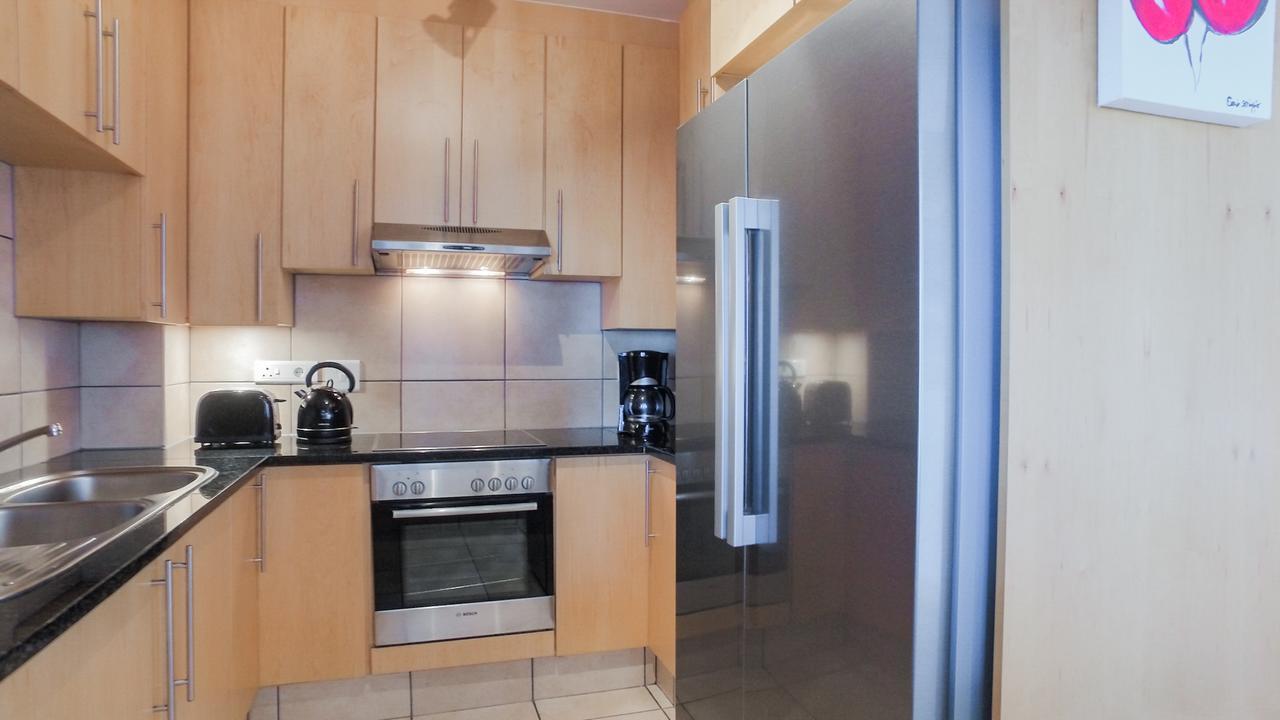 Hibernian Towers 505 Apartment Странд Екстериор снимка